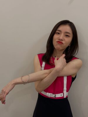milet Instagram - デビュー7周年を迎えました🐥
あなたがそこにいてくれることが、私が歌ういちばんの理由です。
どんなときもそばで支えてくれてありがとう。
愛してます。