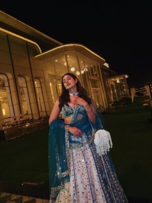 soundarya thakur Instagram - Adding a lil’ sparkle to your insta wall ✨💫 
#stweddingfits #weddingfitsbyst 

Outfit:@jigarandnikitaofficial @andpr.agency 
Jewellery:@7thavenuejewellery @ascend.rohank
Bags: @thetanclanbags
Styled by: @roshiijain with @nainaamehrotraa @iplixmedia

#weddingoutfitideas #shaadiseason #soundaryathakur