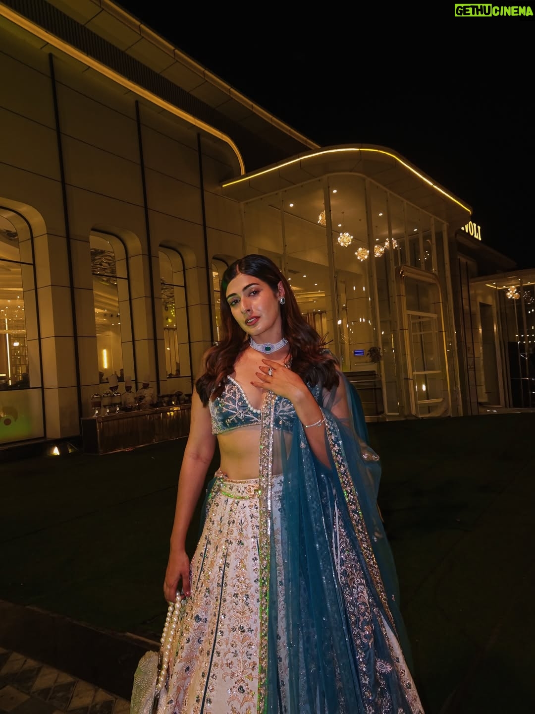 soundarya thakur - 14.9K Likes - Adding a lil’ sparkle to your insta wall ✨💫 
#stweddingfits #weddingfitsbyst 

Outfit:@jigarandnikitaofficial @andpr.agency 
Jewellery:@7thavenuejewellery @ascend.rohank
Bags: @thetanclanbags
Styled by: @roshiijain with @nainaamehrotraa @iplixmedia

#weddingoutfitideas #shaadiseason #soundaryathakur