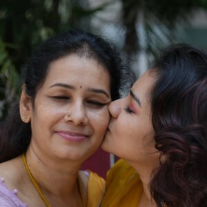 srimathi chimu Instagram - Do I look like my mom?😋❤️✨️

Clicked by @sugumar_ikk 🫶