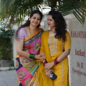 srimathi chimu Instagram - Do I look like my mom?😋❤️✨️

Clicked by @sugumar_ikk 🫶