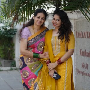 srimathi chimu Instagram - Do I look like my mom?😋❤️✨️

Clicked by @sugumar_ikk 🫶