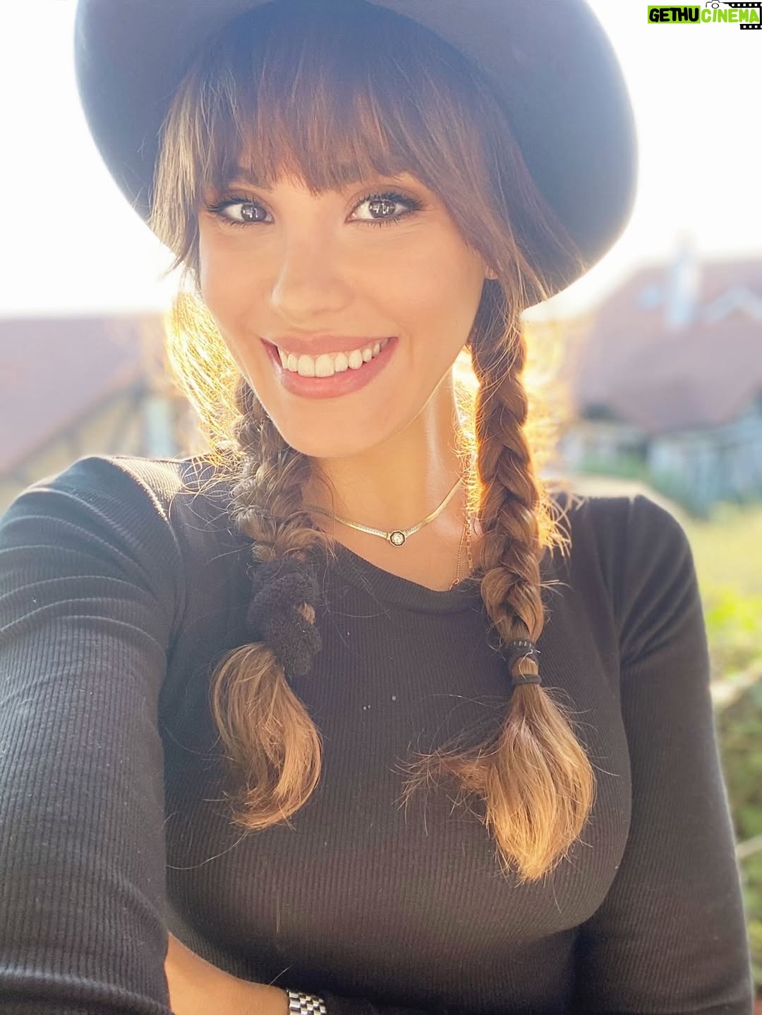 Şükran Ovalı - 26.7K Likes - Mikser:) 🩵