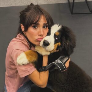 Şükran Ovalı Instagram - Böyle bir gün💗🌸 nasıl desem ..jelibon gibi:) lunupark gibi.. pamuk şeker gibi.. kokulu silgiler gibi @enisarikan çok seviyorum 💞 veee liliibet 🫠
