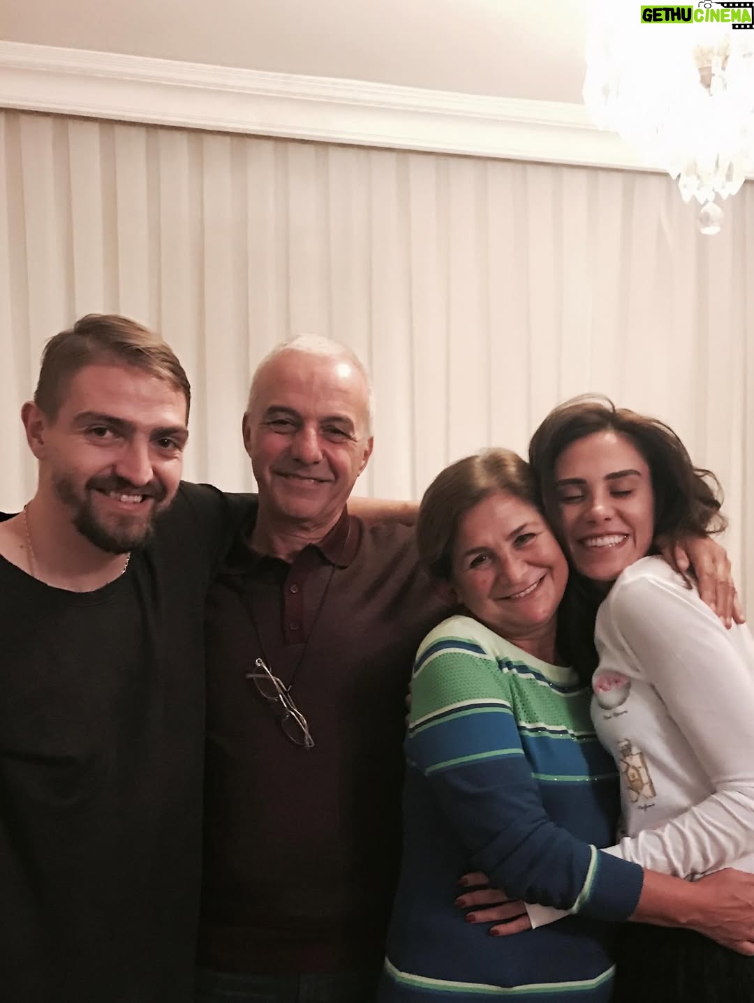 Şükran Ovalı - 37.2K Likes - 2016 🤍 zaman su gibi:))